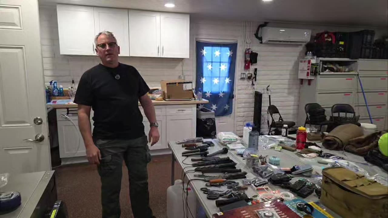 trooper talks knives for your pack.