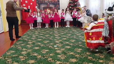 Vancicăuți 25 decembrie 2024 Grupa mare Grădinița de copii «Fluieraș» Concert de Crăciun 3/3