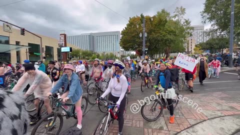 “Emergency World Naked Bike Ride” Protests Nat'l Guard Deployment in Portland