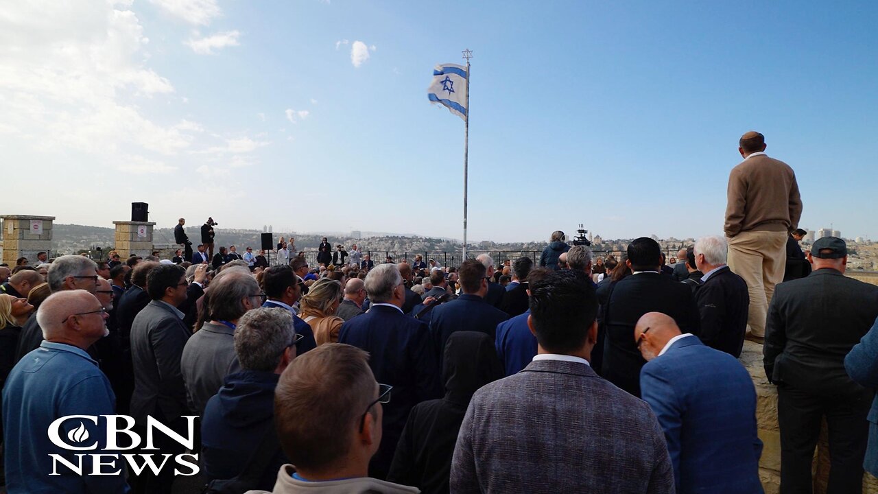 Huckabee Commissions 1,000-Pastor 'Army' at Ambassador's Summit - CBN NewsWatch - December 8, 2025