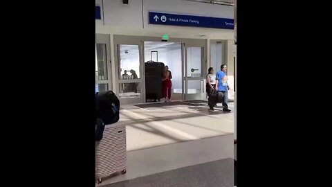 That's the suitcase that women say they are going on a 3-day holiday with just one suitcase. 🤣