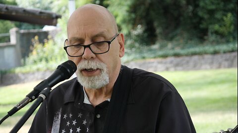 Robert Armand playing Folsom Prison Blues at The Dalles Farmers Market