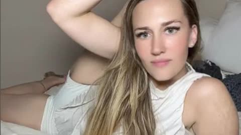 Victoria is Flexible 🤍🤍 #egirl #foryou #franciskannehiq #feet