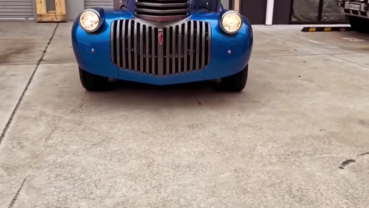 Custom LED Car Bonnet / Hood Holder Prop Displays - For Custom Chev Rod Build 💙😍