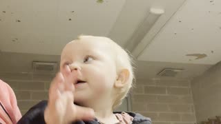 Mom Sings “If You’re Happy and You Know It” 🎶🥹 (Baby Loves It)