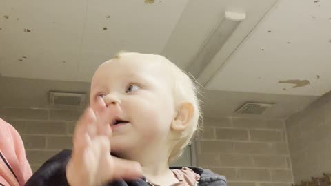 Mom Sings “If You’re Happy and You Know It” 🎶🥹 (Baby Loves It)