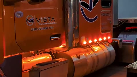 we're back baby #ourtruckinglife #truckesvlogs #truckdrivers #reallifetruckers #longhaultrucker