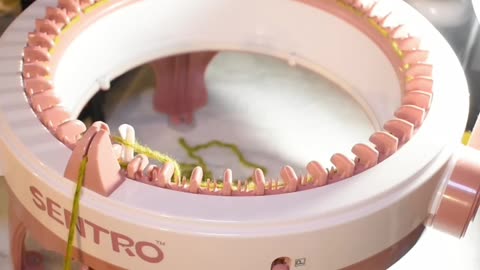 Sentro Knitting Machine Casting On: Take it slow, alternate your stitches