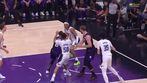 Zach LaVine Scores His First Bucket As A Sacramento King! 👀 | February 5, 2025