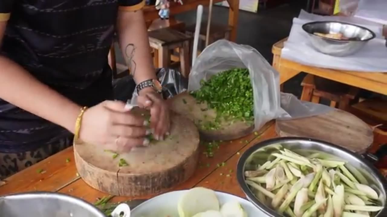 Unbelievable! 400KG of Thai Street Food Prepared EVERY SINGLE DAY!