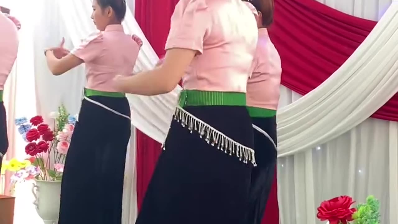 Nhảy Đám Cưới lên là lên