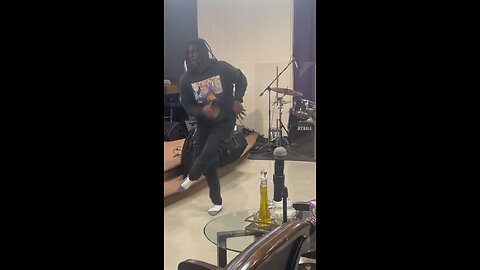 Dance Elijah 🕺🏾🧦 #praisebreak