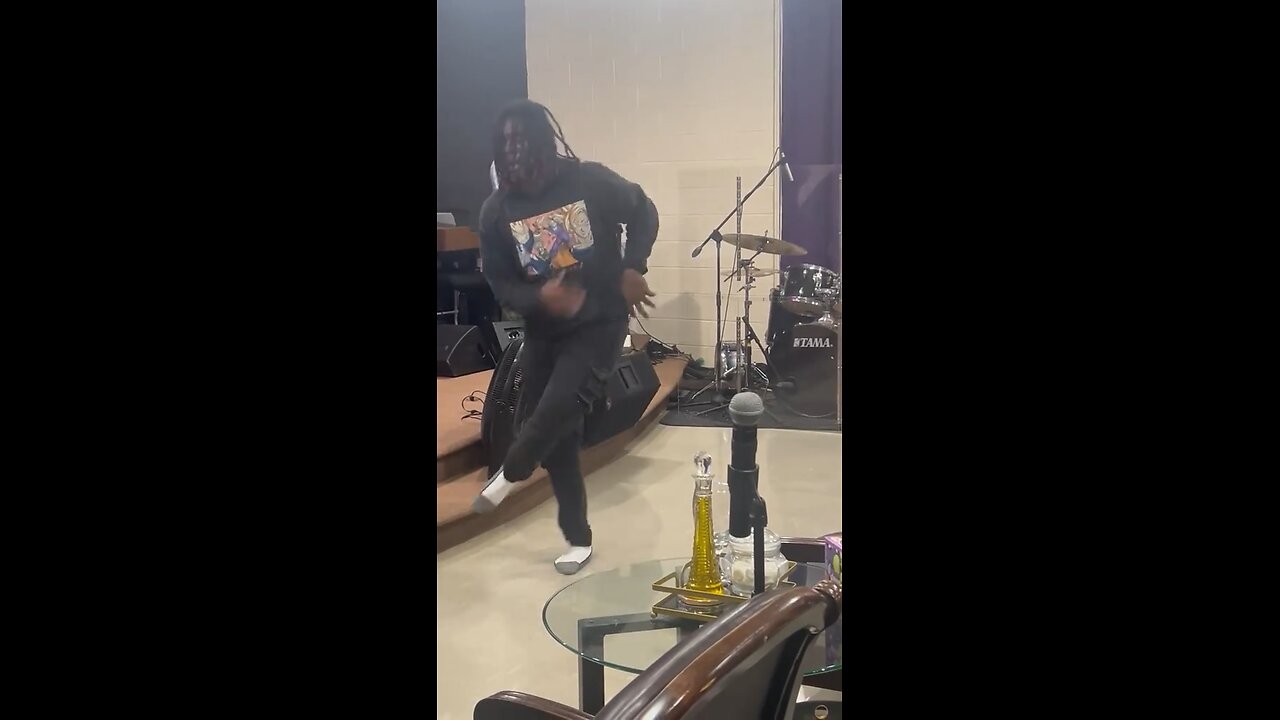 Dance Elijah 🕺🏾🧦 #praisebreak