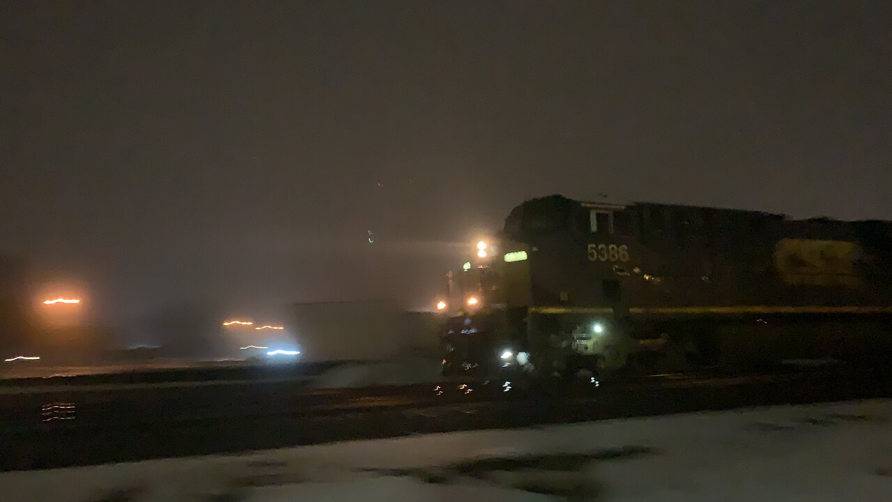 CSX Train at night led by 5386 and 999