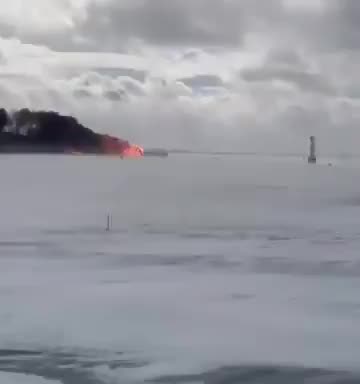 BREAKING: New clearest footage showing the crash moment of Delta Air Lines plane at ...