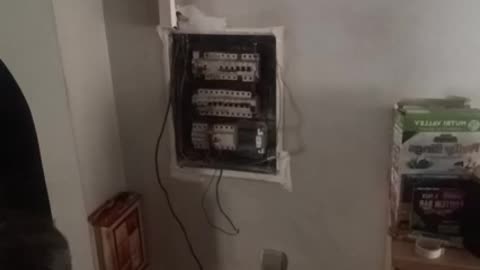 Σύνδεση ηλεκτρολογικού πινάκα σπιτιού με αυτόνομο φωτοβολταικο