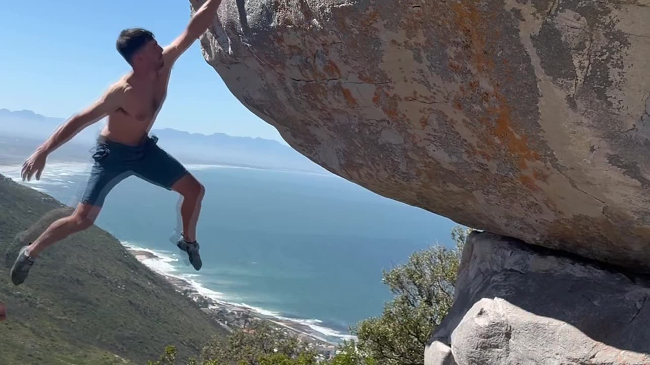 Incredible Climbing Dyno Jump