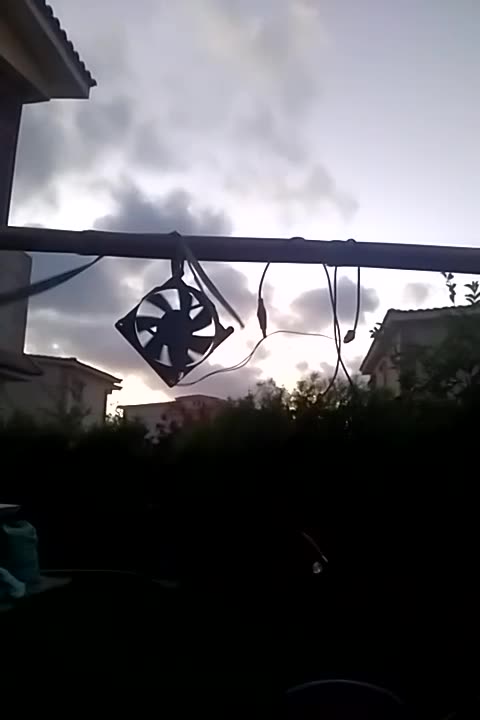 PC FAN As a wind turbine at sunset #AeroArduino