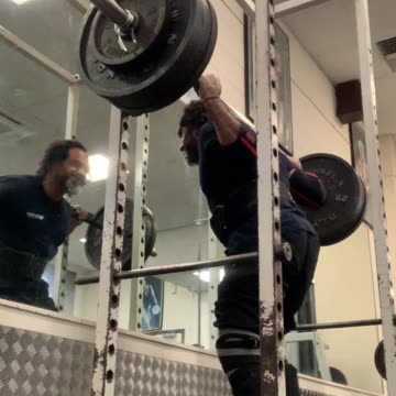“200kg Squat PB: Pushing New Limits”