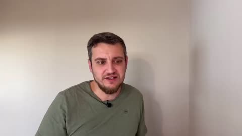 Vom Kanzleramt in die JVA? Sie lehnt Orden ab, Er gibt Anteile ab, Staatsanwalt prüft Bilanz-Betrug