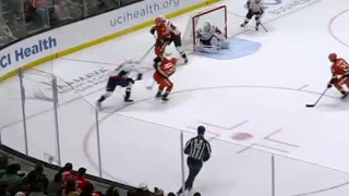 Anaheim Ducks - 🚨 Sennecke 🚨 He fights his way through for that one! Tie game!