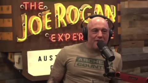 Joe Rogan: "Nancy Pelosi has never made more than $175,000/Year! 🤔