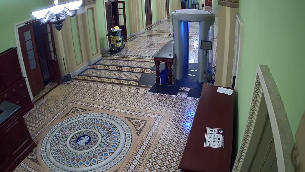 0304USCS03SenateGallerySWnearS324_2021-01-06_02h40min01s260ms.mp4