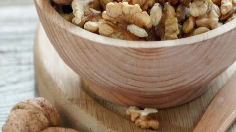 सर्दी में अखरोट खाने के चार ज़बरदस्त फायदेshealth #trend #short #facts #viral #reels