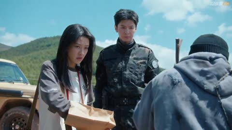 azan & Song Ran the white olive tree Song Ran gives the mother and child some food episode 7