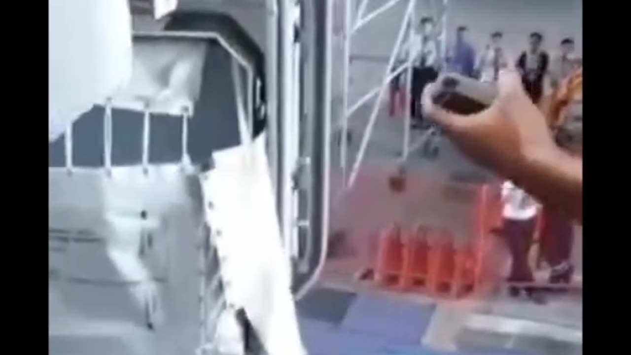 Look What Happened When That Guy Opened #A320 Door #Aviation #Fly #AeroArduino