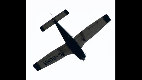 LORD KIRKHOPE OVERHEAD 15M DISTANCE UNSAFE FLYING REPORT: 41401