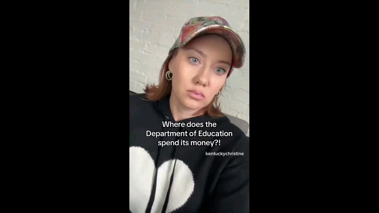 American Attorney Blasts US Education System After Teaching at Public School