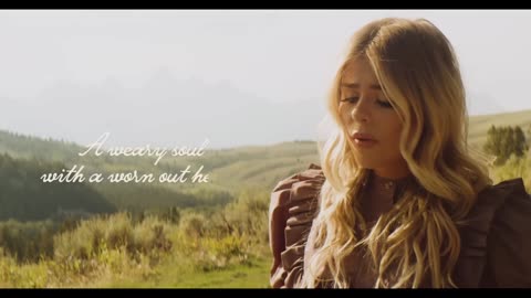 Anne Wilson - Strong (Official Performance Lyric Video).