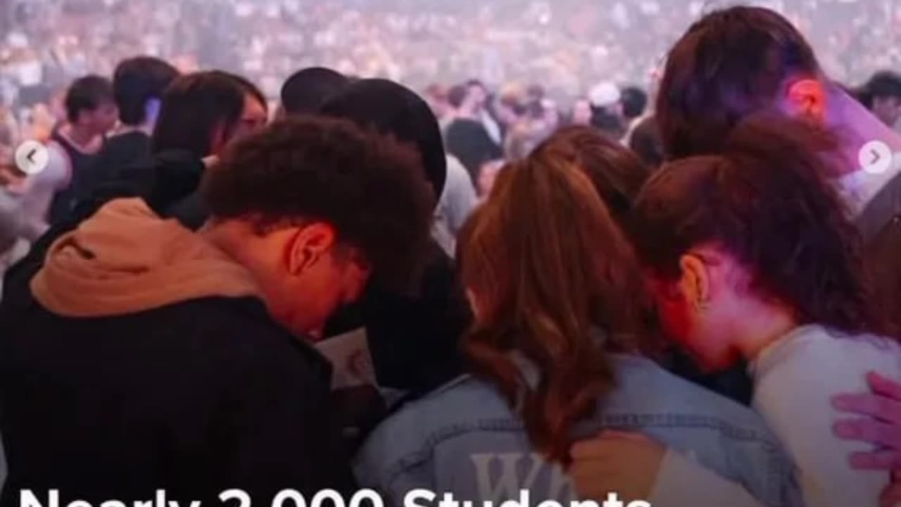 HALLELUYAH - MANY SOULS SURRENDER TO JESUS CHRIST!! 🙌 - By CBN News