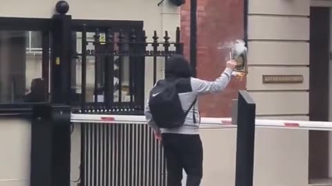 Man burns Koran outside Turkish embassy in London and is stabbed by Islamist.