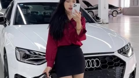 Shoeless during her streaming session...