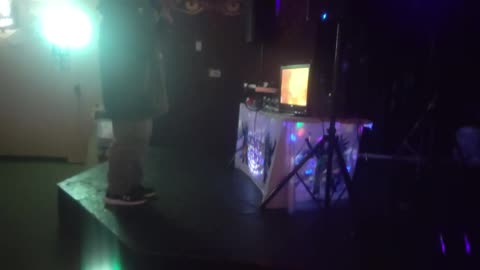 AUTISTIC MAN KILLS POWFU AND BEABADOOBEE- DEATH BED (COFFEE FOR YOUR HEAD) LIVE COVER