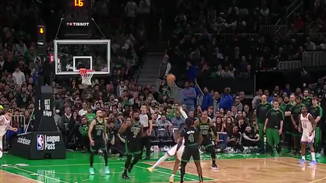 NBA - The control it takes to make this shot 🤯