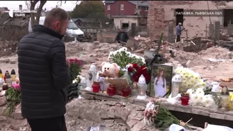 💔🇺🇦 Ukraine Russia War | Father Returns to Lapaivka Site of Family Tragedy | RCF