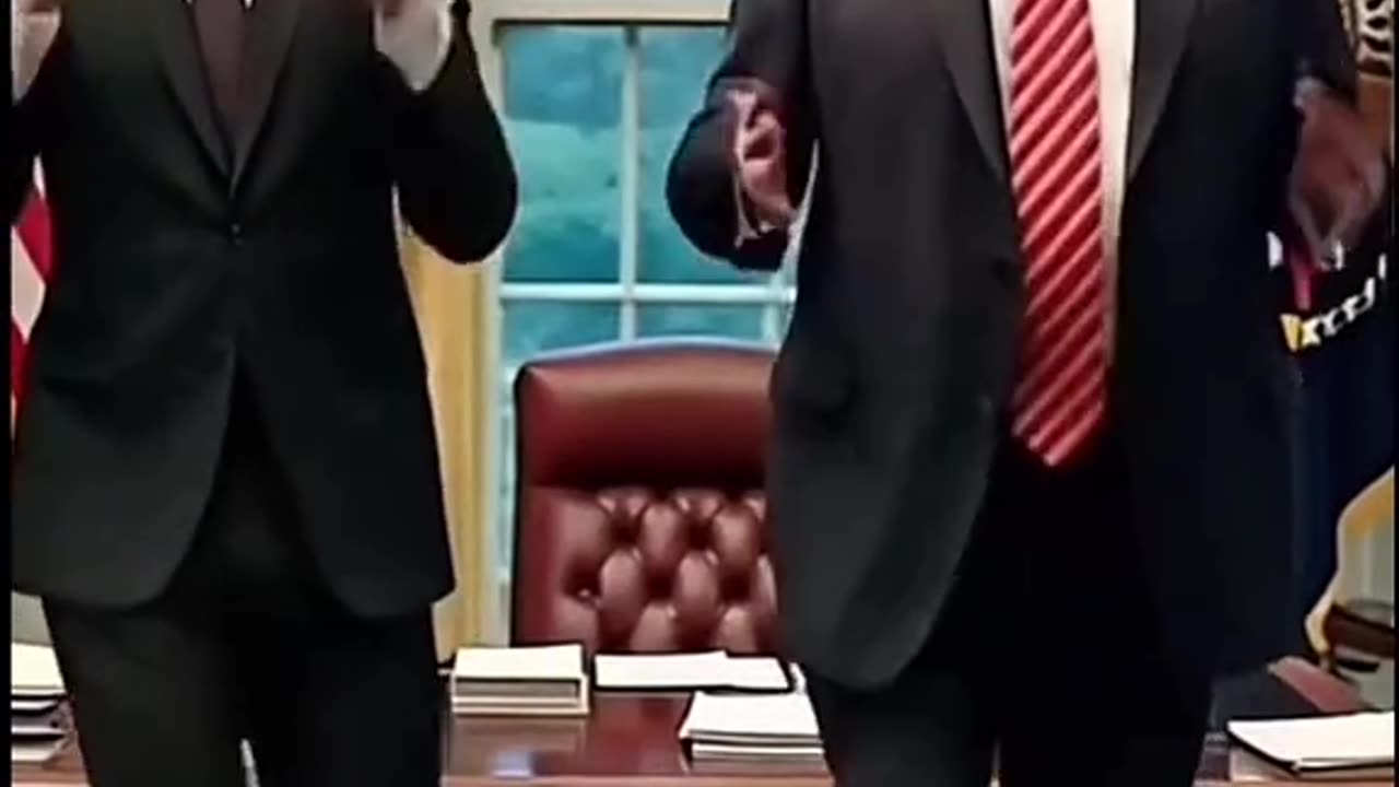 ШОУТО НА ТРЪМП И МЪСК