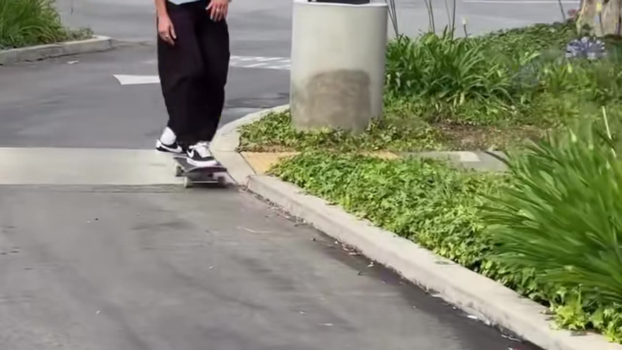 😎🛹 Style Goals! Matt Savidakis Shows Off | SkateNation