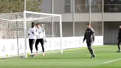 Técnicas de regate, tiro y carrera! antes de recivir al Celta #halamadridusa #realmadrid