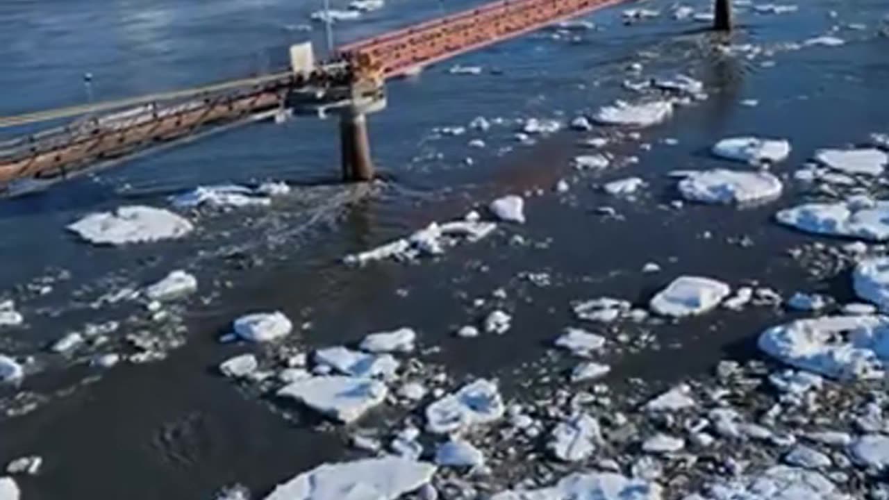 The Ship That Can Smash Through 3-Meter-Thick Ice!