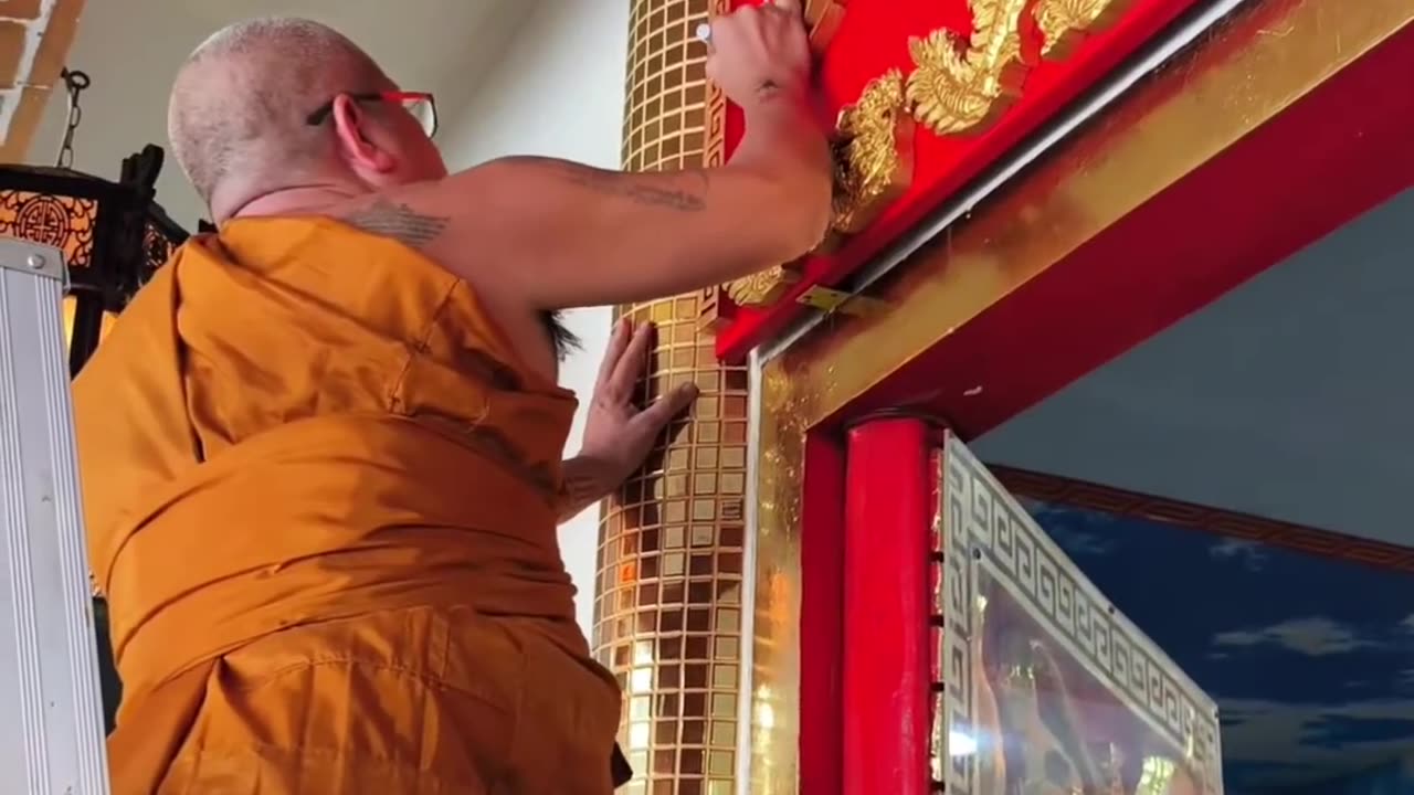 หลวงพ่อเมตตาเจิมป้าย #มูลนิธิศิษย์วัดวีระโชติธรรมาราม