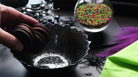 Halloween Vanilla No-Churn Ice Cream With Oreos | Spook Creamy Treat!