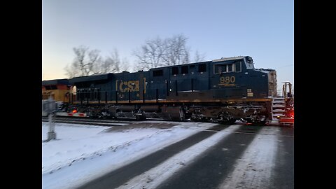 Kitty Sandwich CSX Chessie Unit between engine 980 and 3111