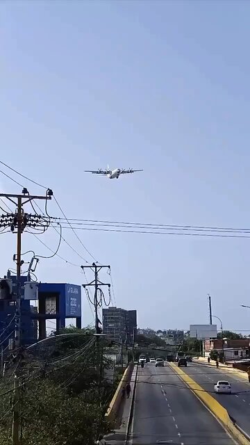 ✅ CIA-linked cargo aircraft spotted in Venezuela