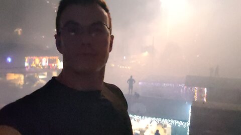 There is nothing that comes close to New Year's in Hawaii. Nobody goes as hard as Oahu does. 🎆🎇