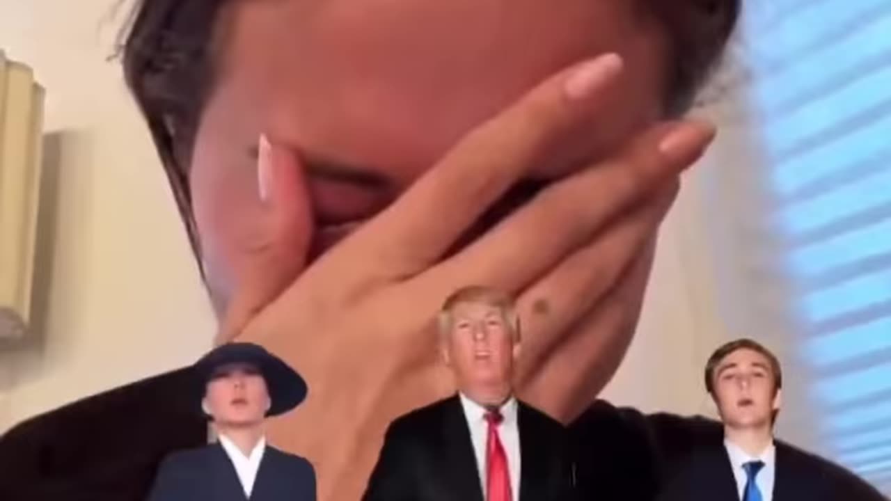 This 😍 😀 😂 Selena Gomez CRIES Over DEPORTATIONS.