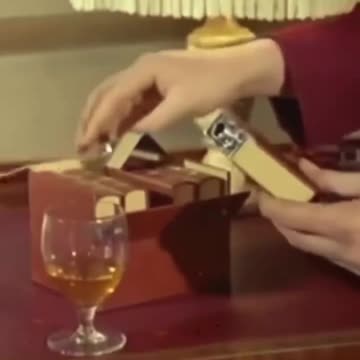 Friends, do you like reading books? 📚